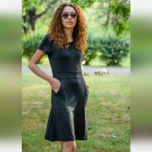 Scottevest Daisy TShirt Dress Size Medium Charcoal Travel Tennis Sporty Golf - Picture 11 of 14